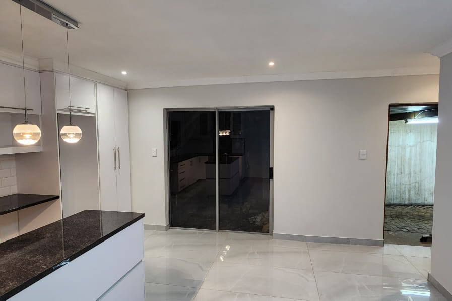 5 Bedroom Property for Sale in Vredekloof Western Cape